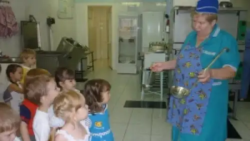В московских детских садах планируются массовые увольнения медсестер и поваров. Родители бьют тревогу