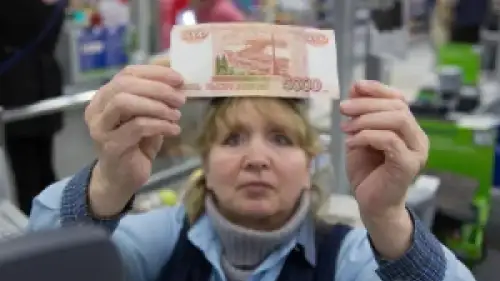 Впервые за пять лет упали реальные зарплаты