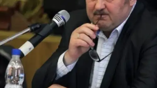 Сопредседатель ОНФ посоветовал уральским учителям, которым урезают зарплаты, найти богатых мужей