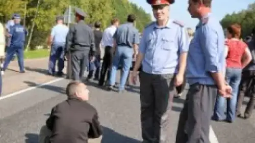 Самарские коммунальщики перекрыли проспект Металлургов, требуя зарплату