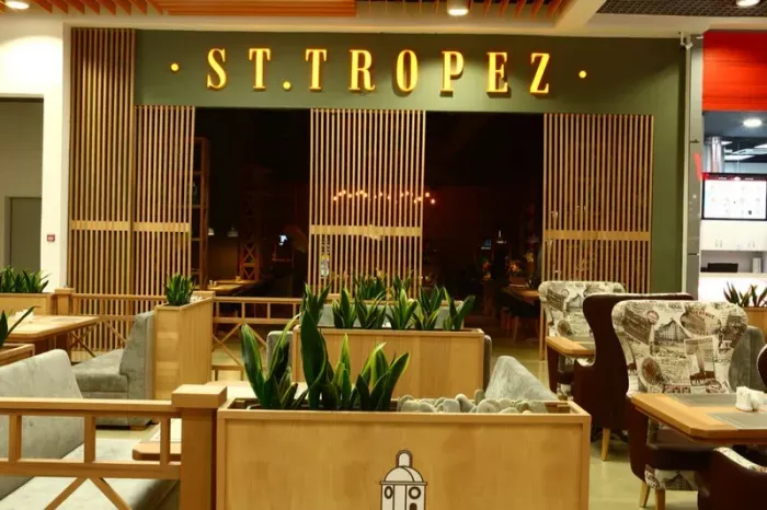 Сан-Тропе (San Tropez) ресторан в Галерее